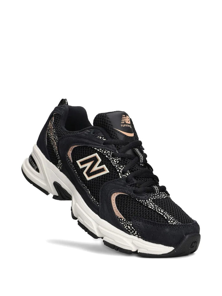 New Balance 530 - Preto/Bege/Dourado