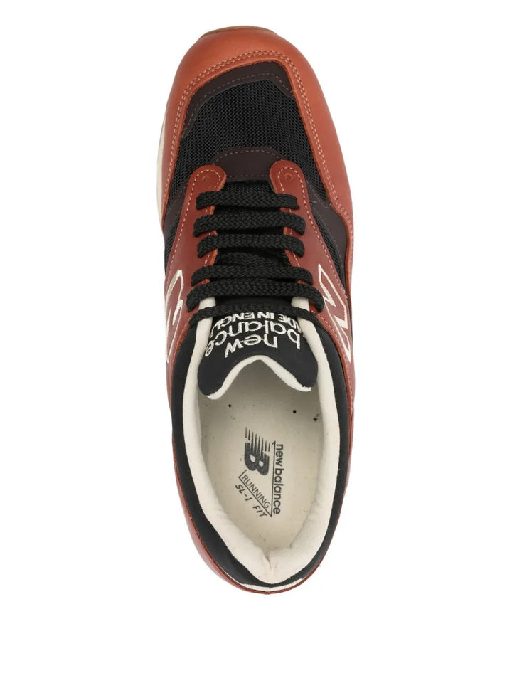 New Balance M1500 - Vermelho Tijolo/Preto