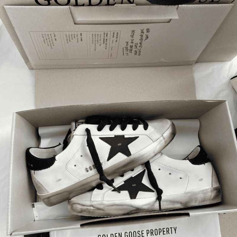 Golden Goose Super-Star – Branco com Estrela Preta
