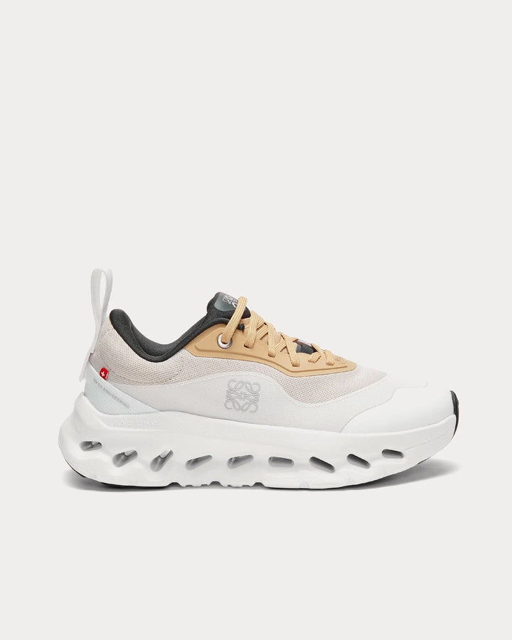 On Running x Loewe Cloudtilt 2.0 – Canela/Branco