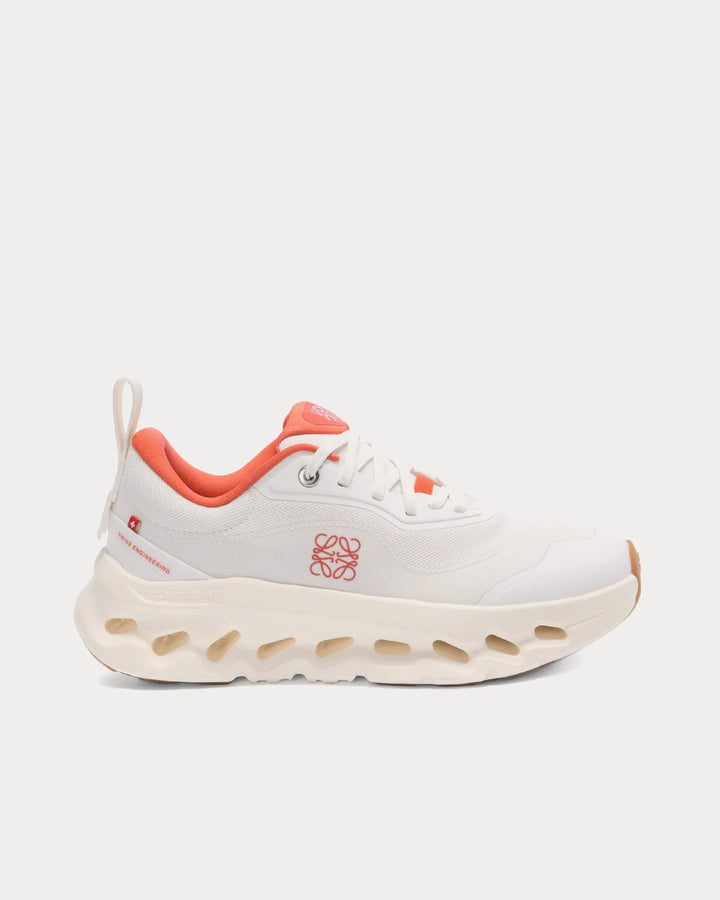 On Running x Loewe Cloudtilt 2.0 – Branco/Laranja