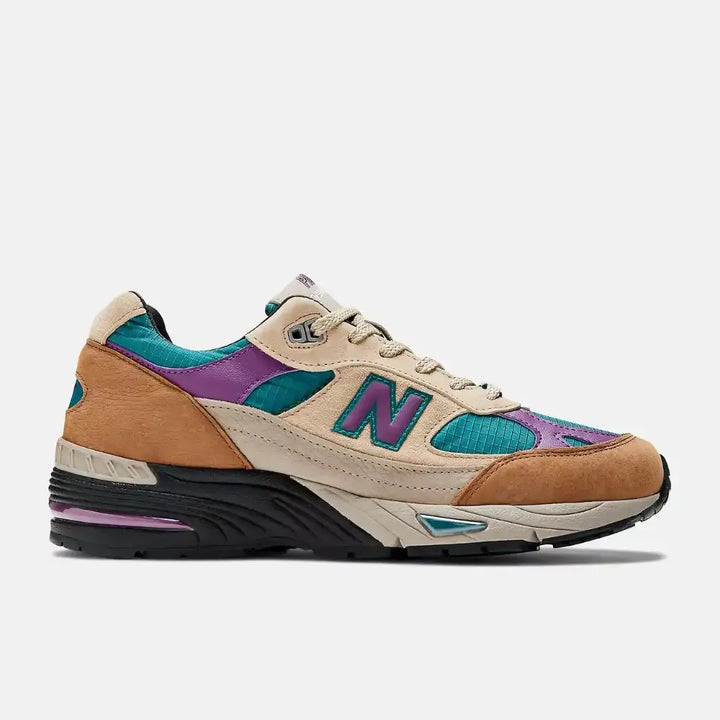 Palace x New Balance 991 Made in England – Creme/Castanho/Azul/Roxo