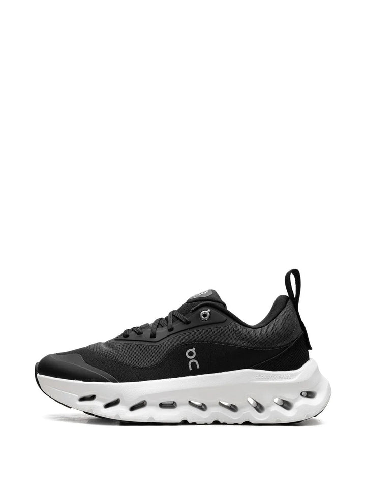 On Running x Loewe Cloudtilt 2.0 – Preto/Branco