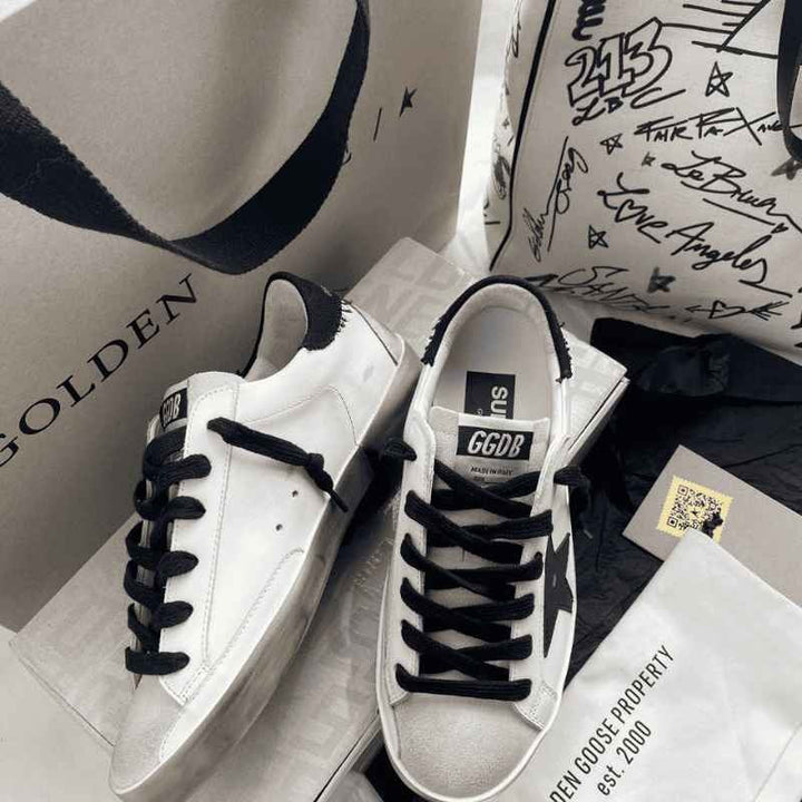 Golden Goose Super-Star – Branco com Estrela Preta