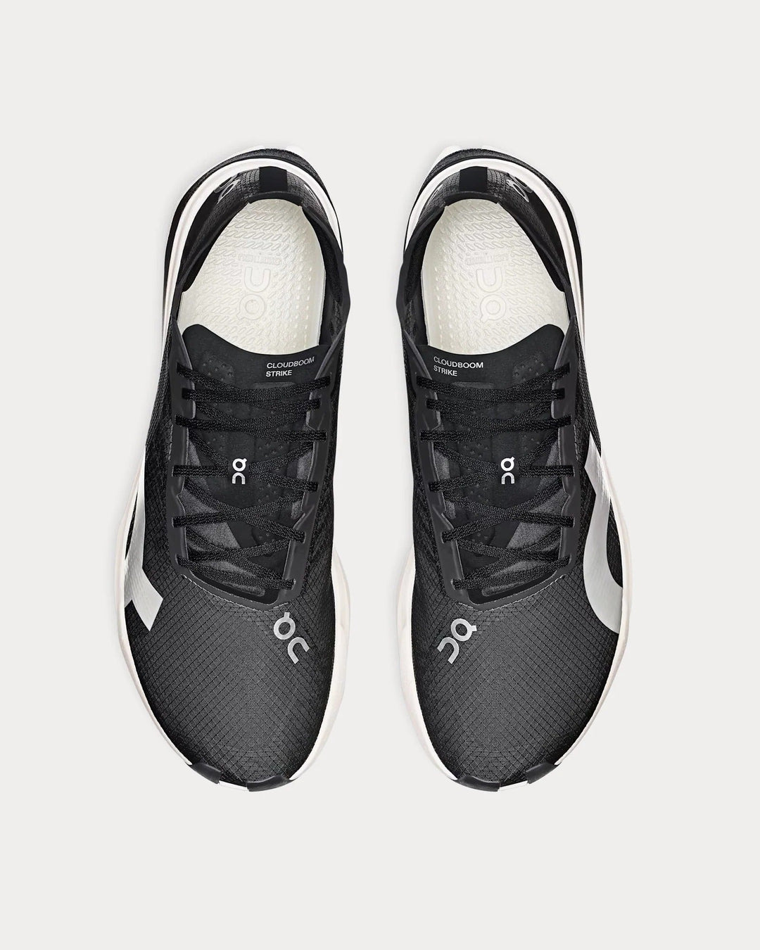 On Running Cloudboom Strike - Preto/Branco