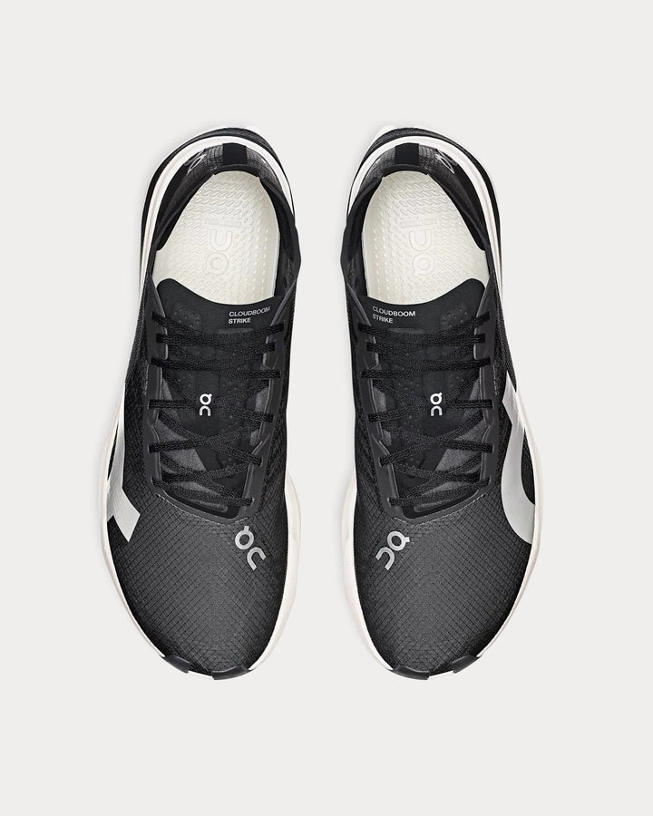On Running Cloudboom Strike - Preto/Branco