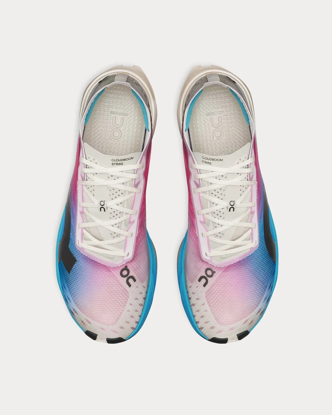 On Running Cloudboom Strike – Branco/Horizonte