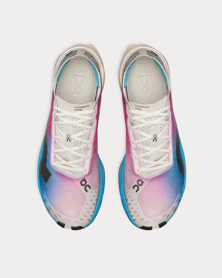 On Running Cloudboom Strike – Branco/Horizonte