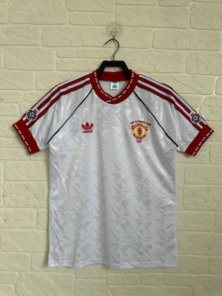 Camisa Retrô Manchester United 1990/91 Final da European Cup Winners' Cup (+Patches)