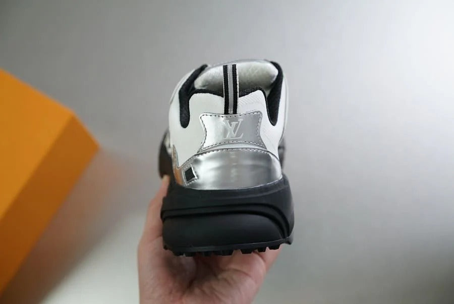 Louis Vuitton Runner Tatic – Prata