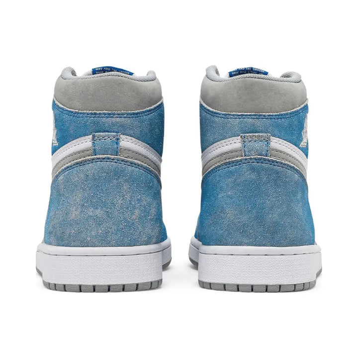 Jordan 1 Retro High - Branco/Azul Céu Desgastado/Cinza