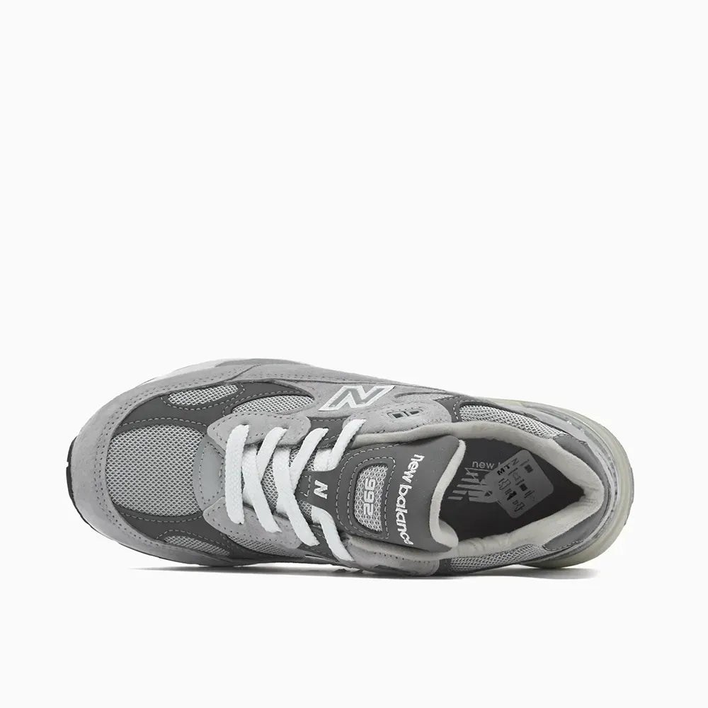 New Balance 992 MiUSA – Cinza/Prata Metálico