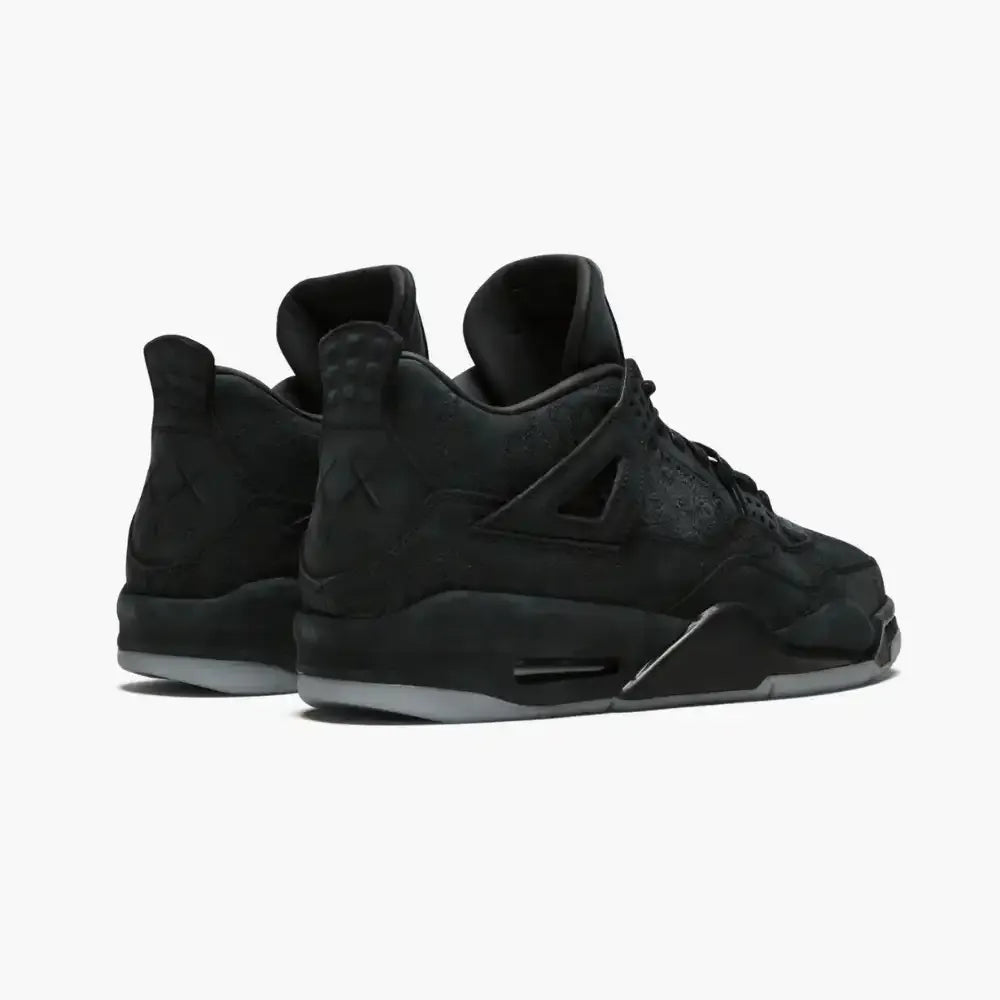 Jordan 4 Retro KAWS – Preto