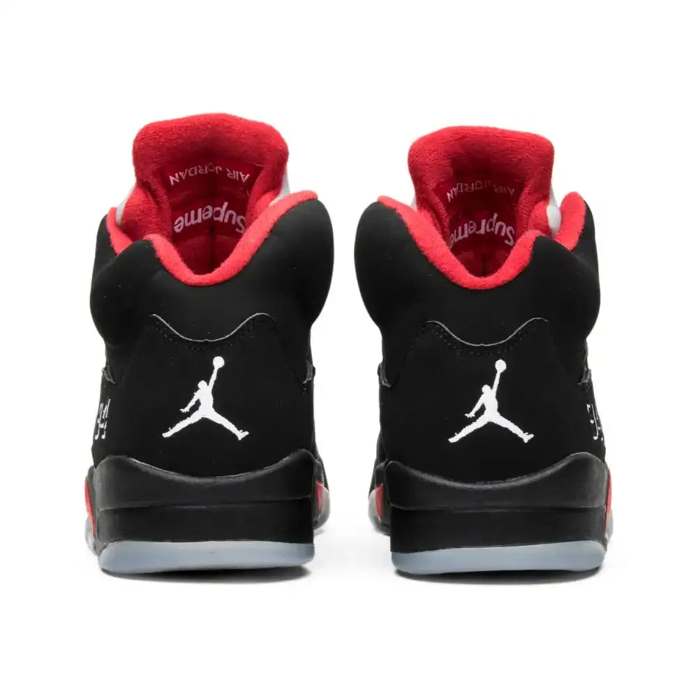 Supreme x Air Jordan 5 Retro - Preto