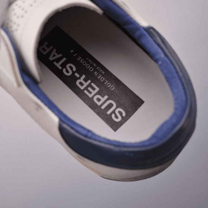 Golden Goose Super-Star – Branco/Bege com Detalhes Azul Marinho