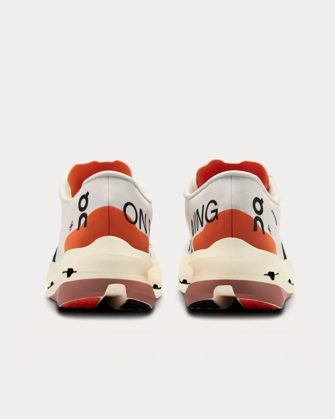 On Running Cloudboom Echo 3 – Branco/Chama