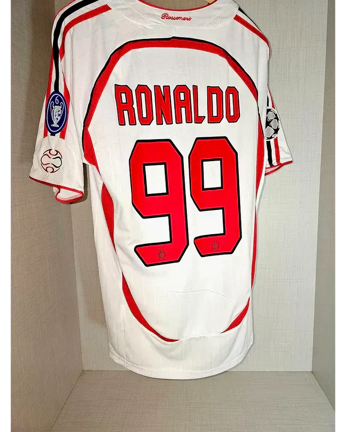 Camisa Retrô Milan 2006/07 Away - Ronaldo Nazário #99 (+Patches)