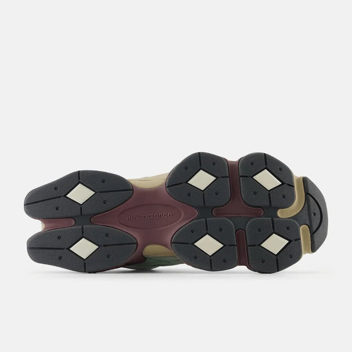 New Balance 9060 Menta clara/Pêssego/Ameixa