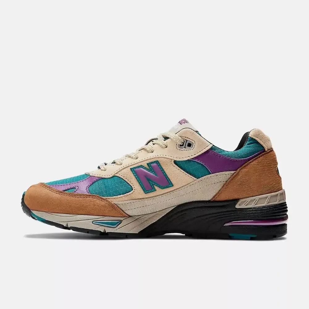 Palace x New Balance 991 Made in England – Creme/Castanho/Azul/Roxo