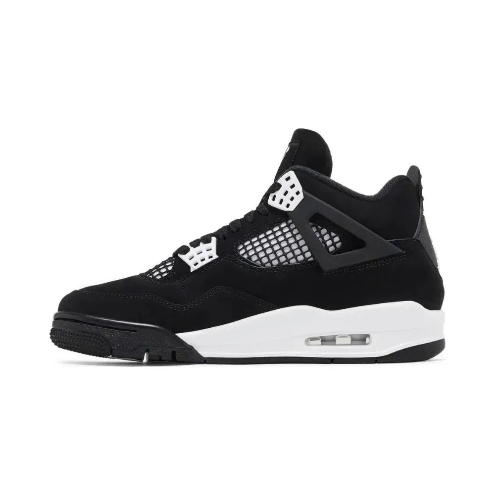 Air Jordan 4 - Preto/Branco