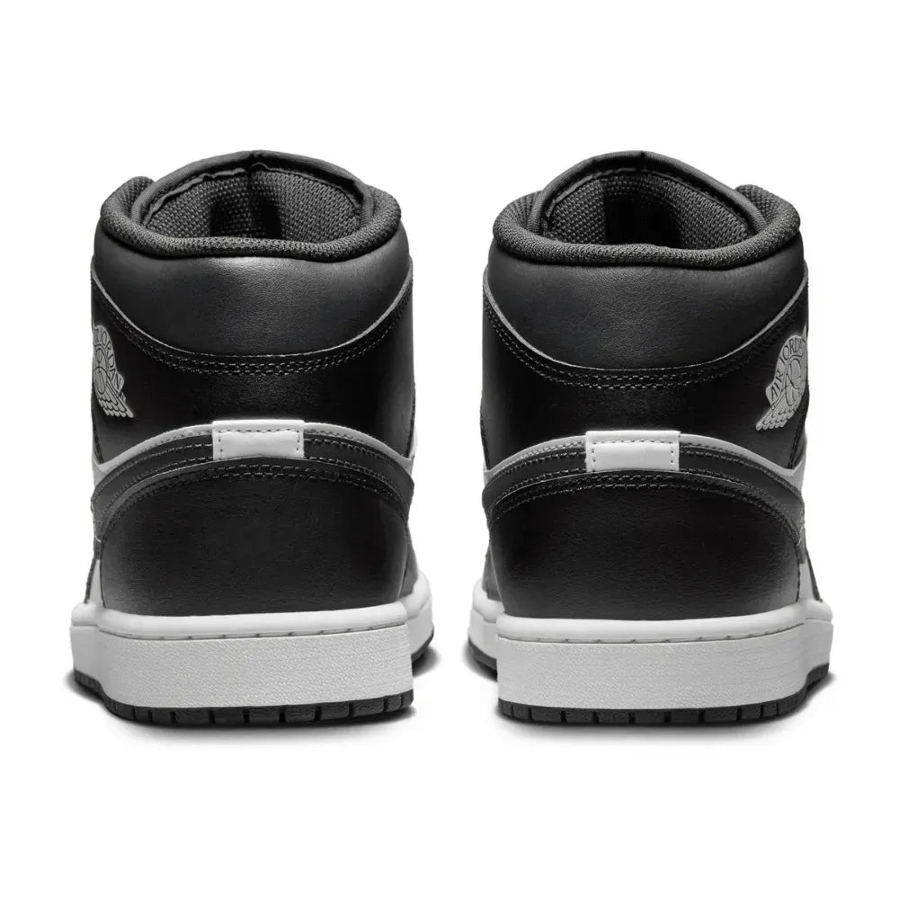 Air Jordan 1 Mid - Preto/Branco