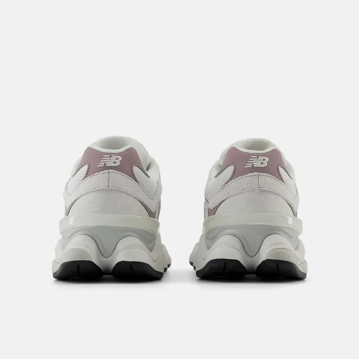 New Balance 9060 – Cinza/Branco Gelo/Vinho