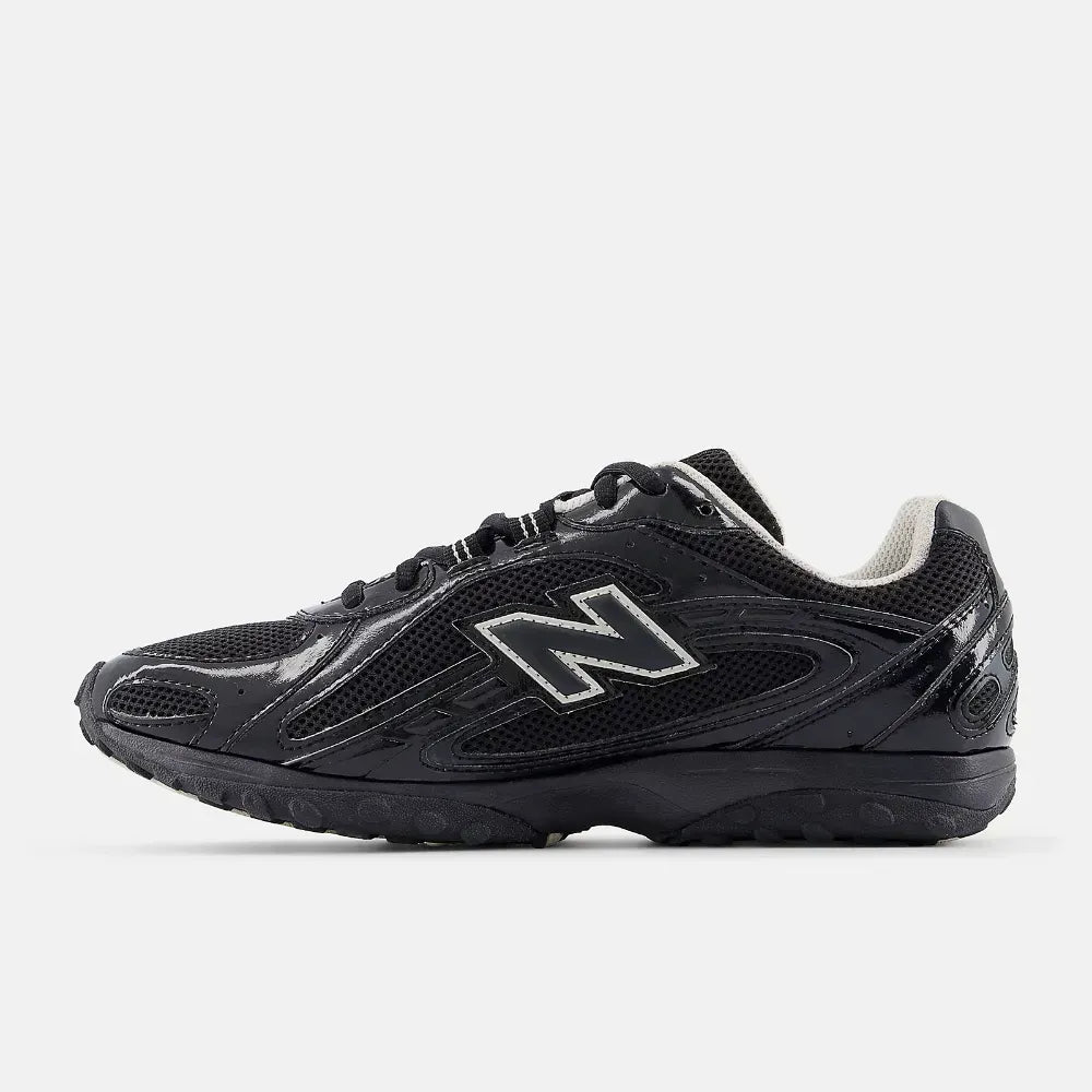 New Balance 204 - Preto/Cinza