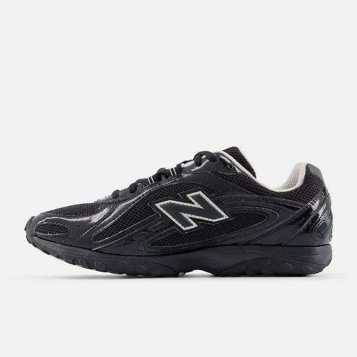 New Balance 204 - Preto/Cinza