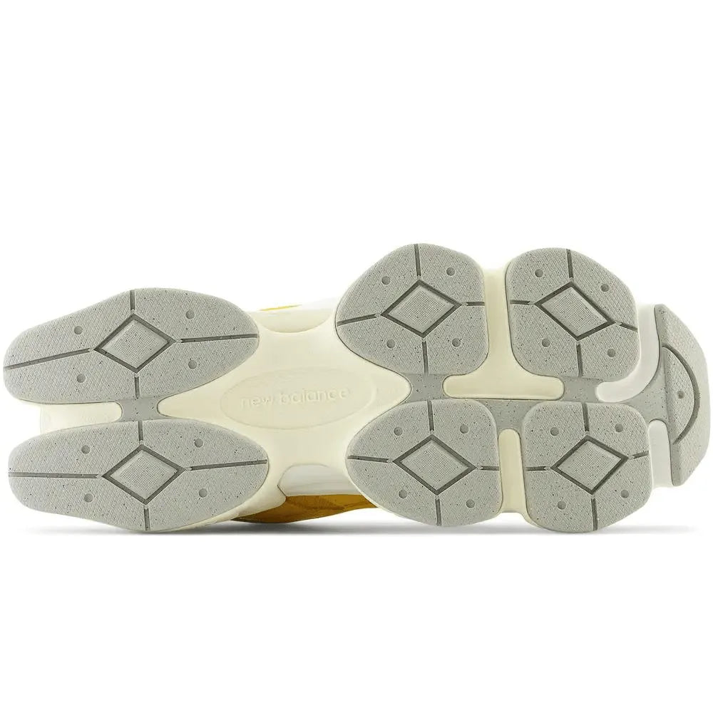 New Balance 9060 – Dourado