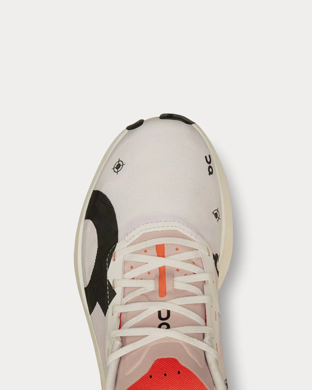 On Running Cloudboom Echo 3 – Branco/Chama