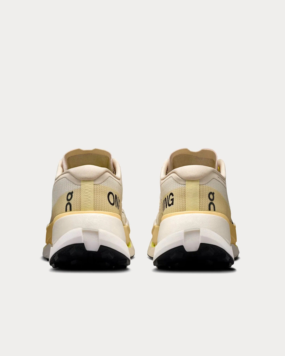 On Running Cloudultra Pro - Pérola/Lichia