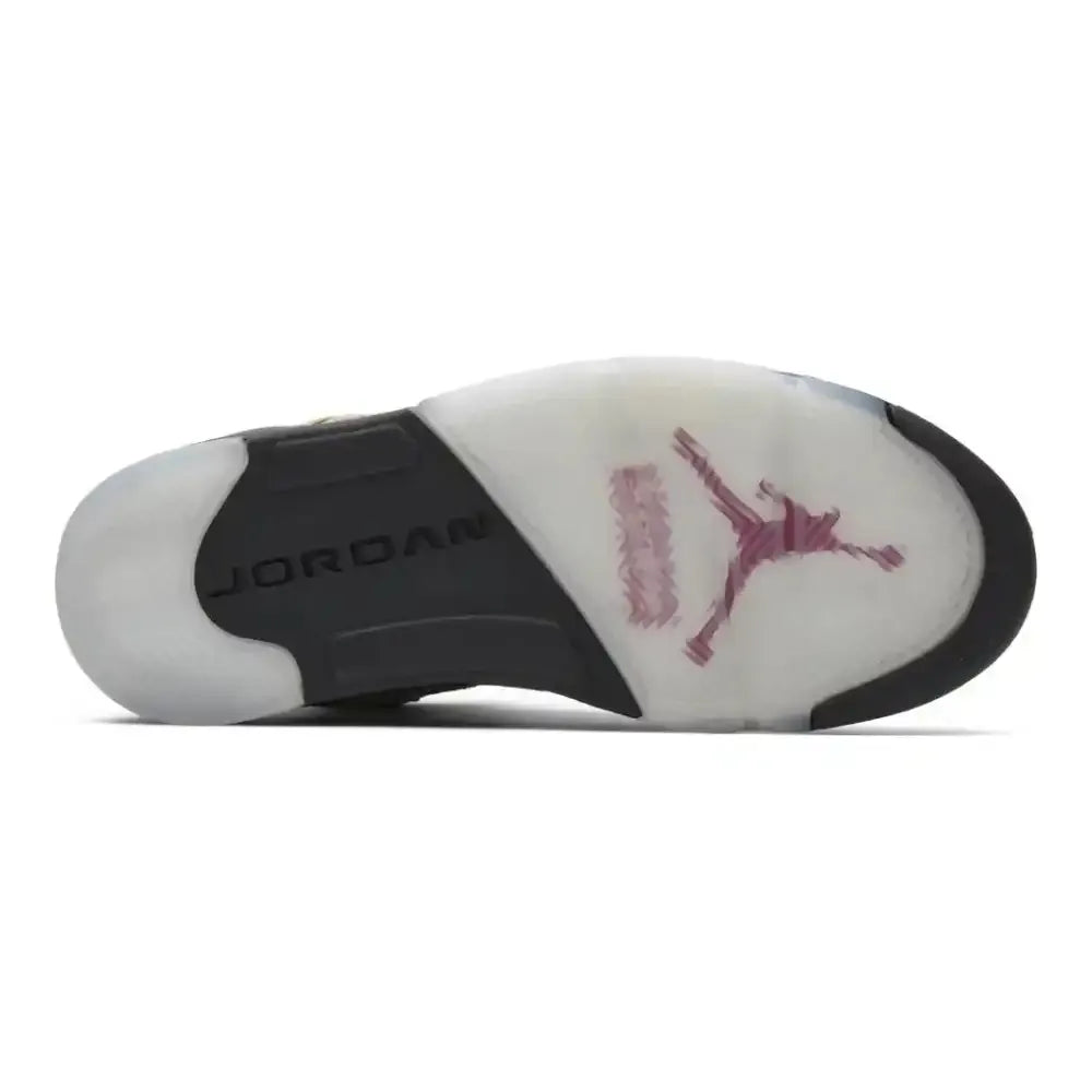 Supreme x Air Jordan 5 Retro - Camuflagem do Deserto