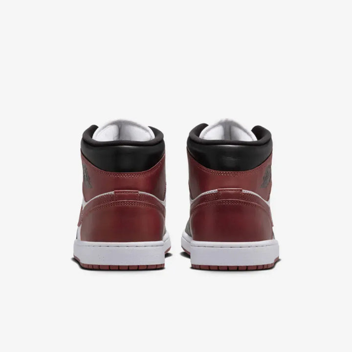 Air Jordan 1 Mid SE - Branco/Preto/Vermelho