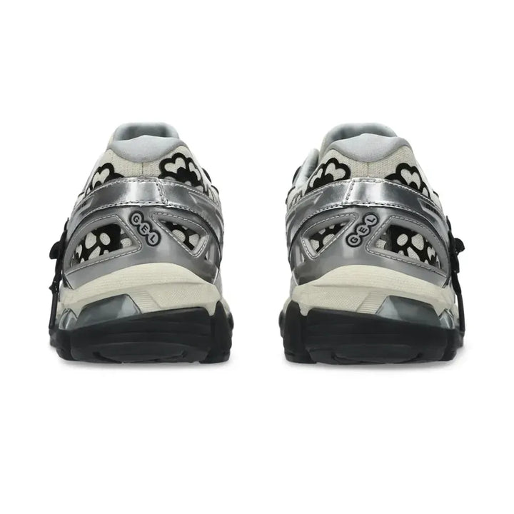 ASICS Gel Kayano 20 x Cecilie Bahnsen - Baunilha/Prata