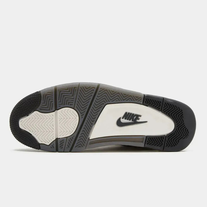 Air Jordan 4 - Marrom