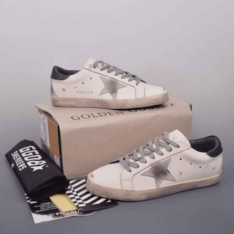 Golden Goose Super-Star – Branco/Bege com Detalhes Azul Marinho