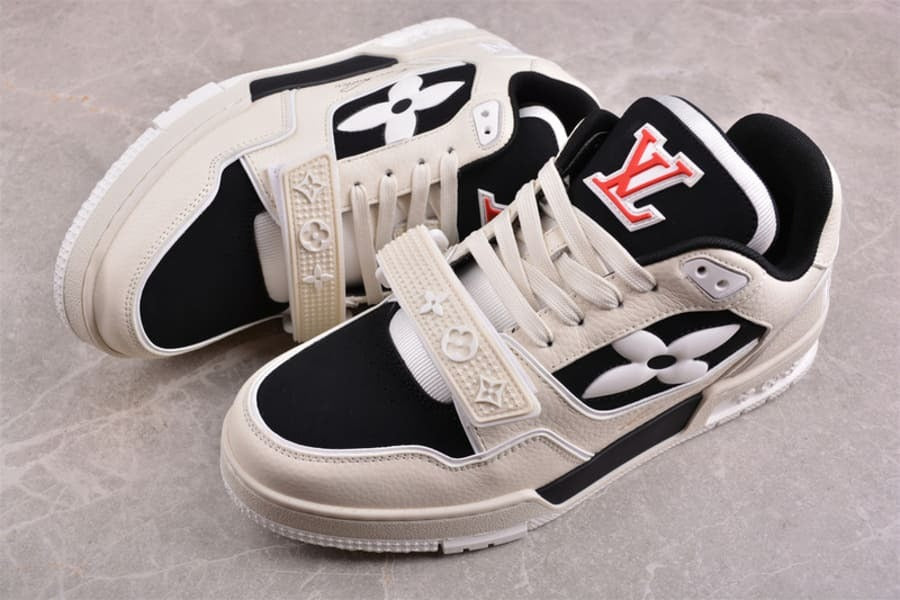Louis Vuitton Trainer – Preto/Branco/Creme