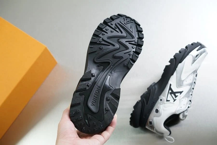 Louis Vuitton Runner Tatic – Prata