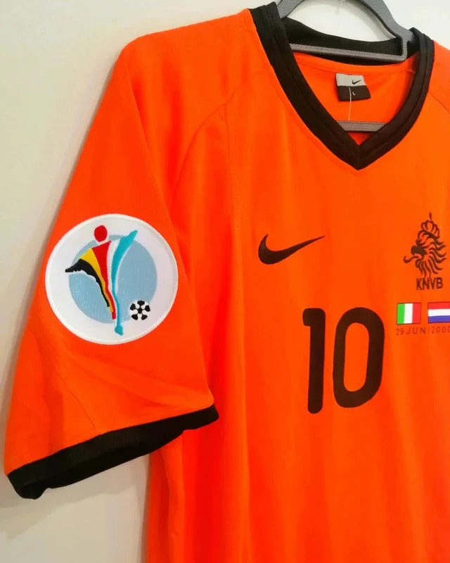 Camisa Retrô Holanda 2000/01 Home - BERGKAMP #10 (+Patches)