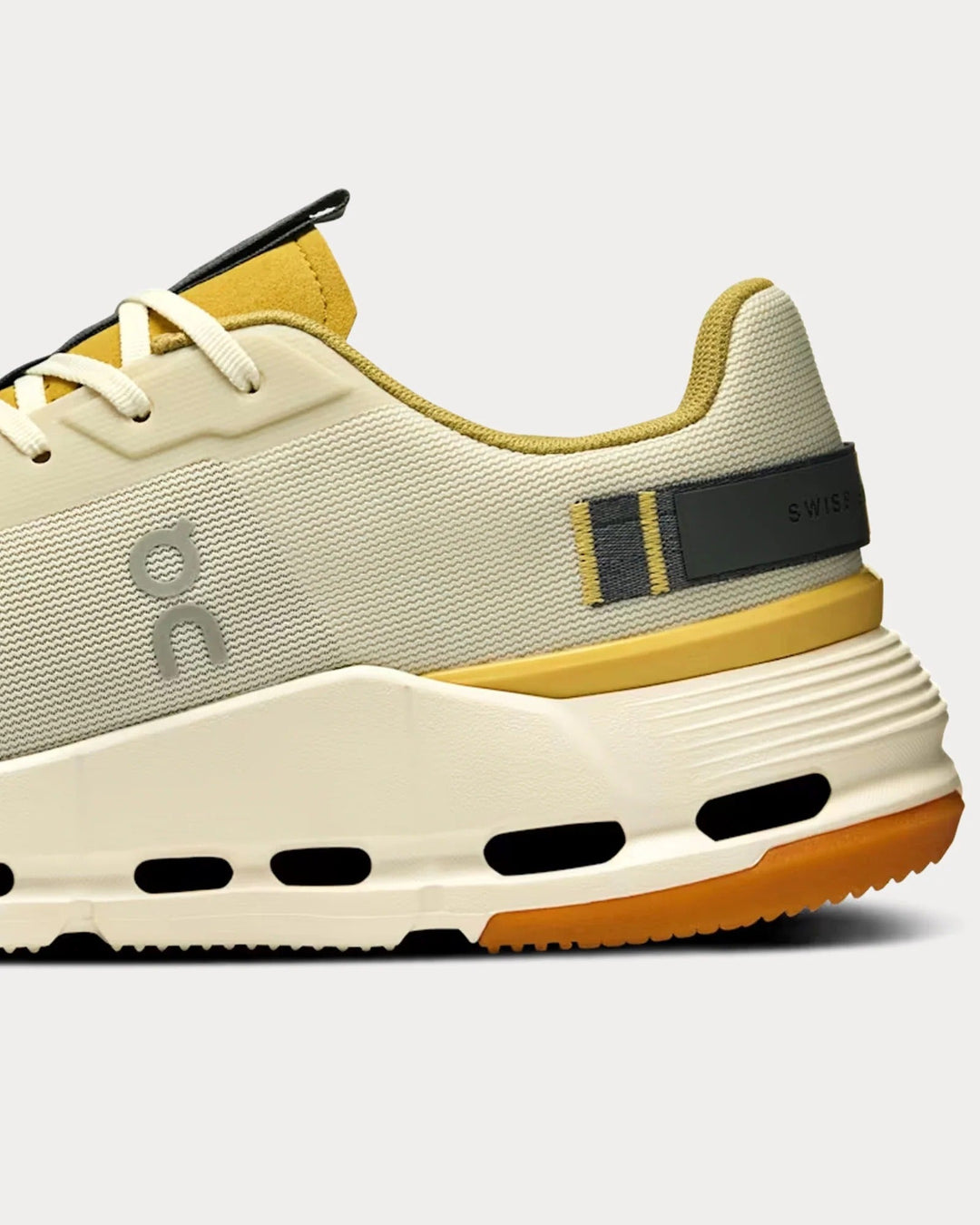 On Running Cloudnova Form 2 – Baunilha/Mostarda