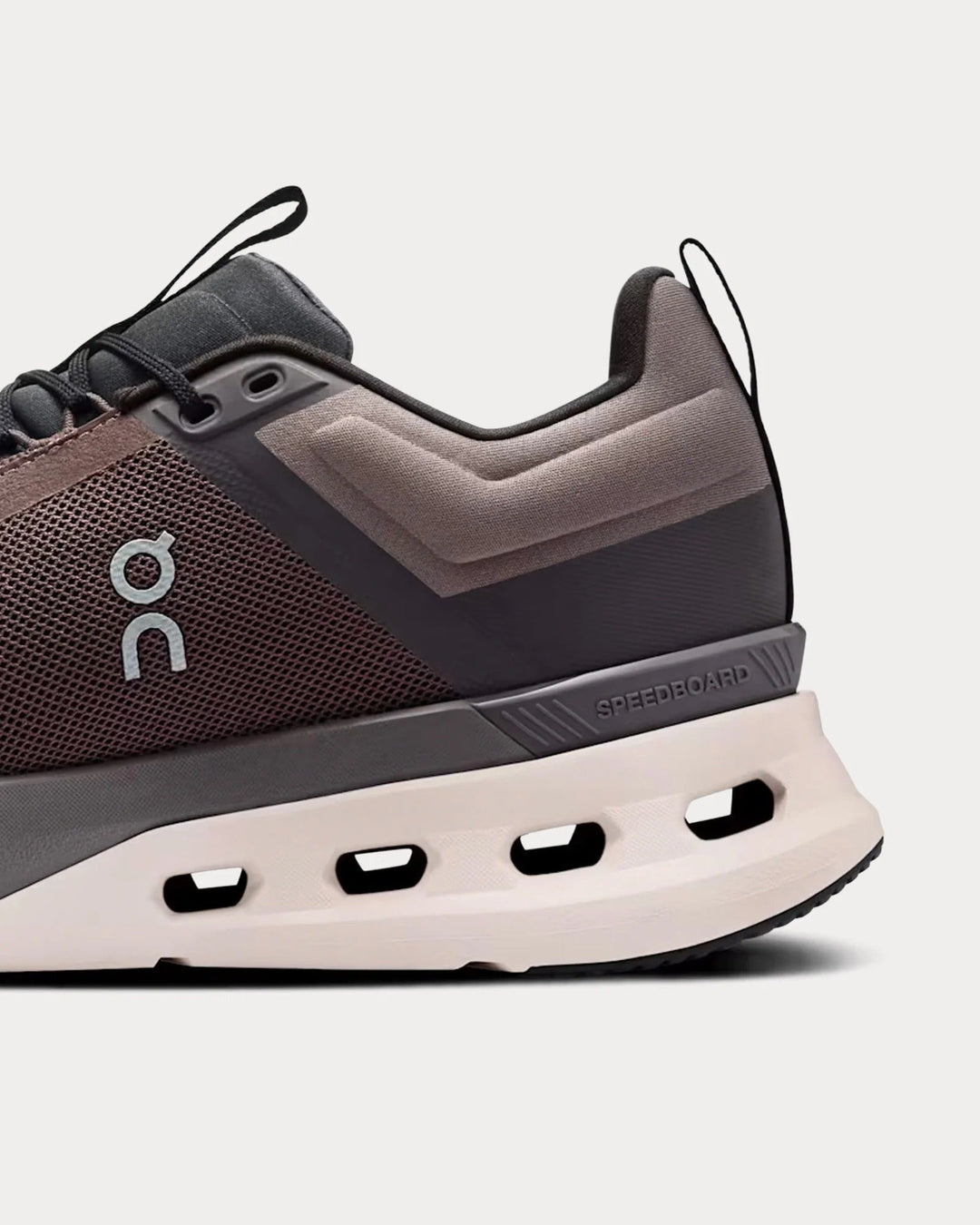 On Running Cloudnova X - Seixo/Preto