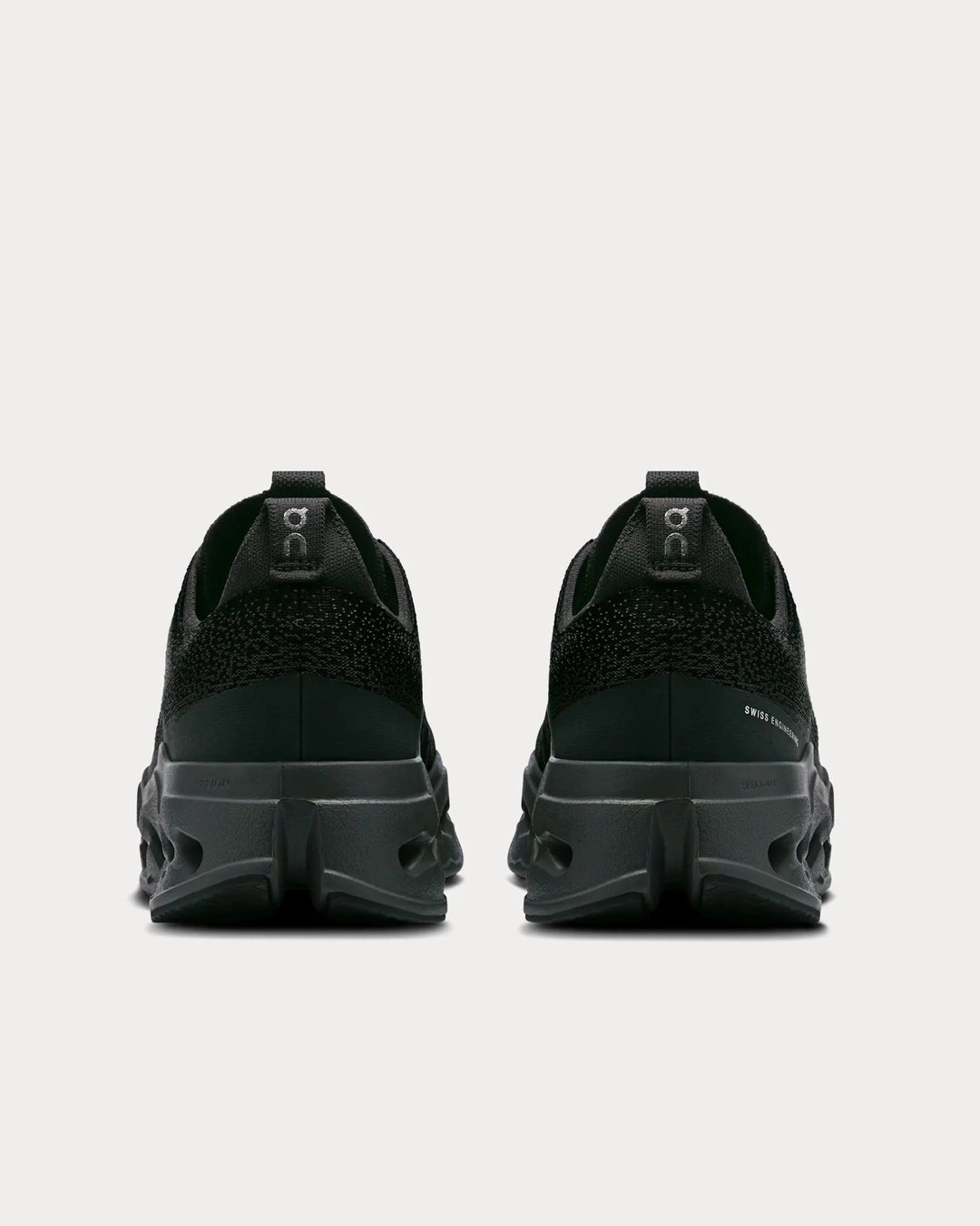 On Running Cloudsurfer Max – Preto/Eclipse