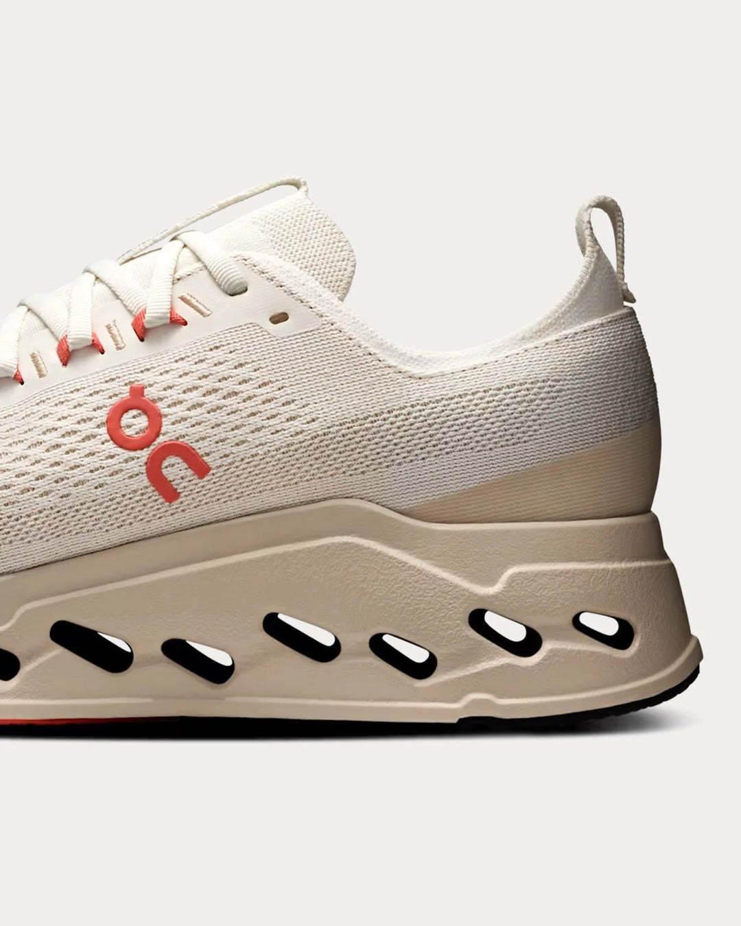 On Running Cloudsurfer Max – Marfim/Salmão