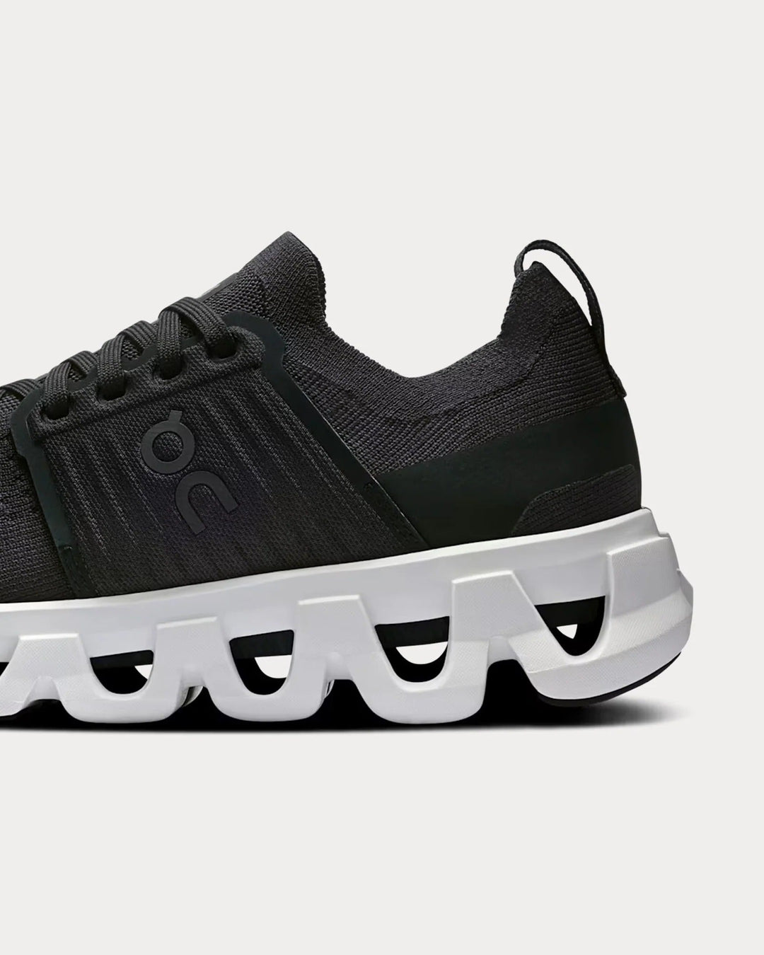 On Running Cloudswift 4 – Preto/Branco