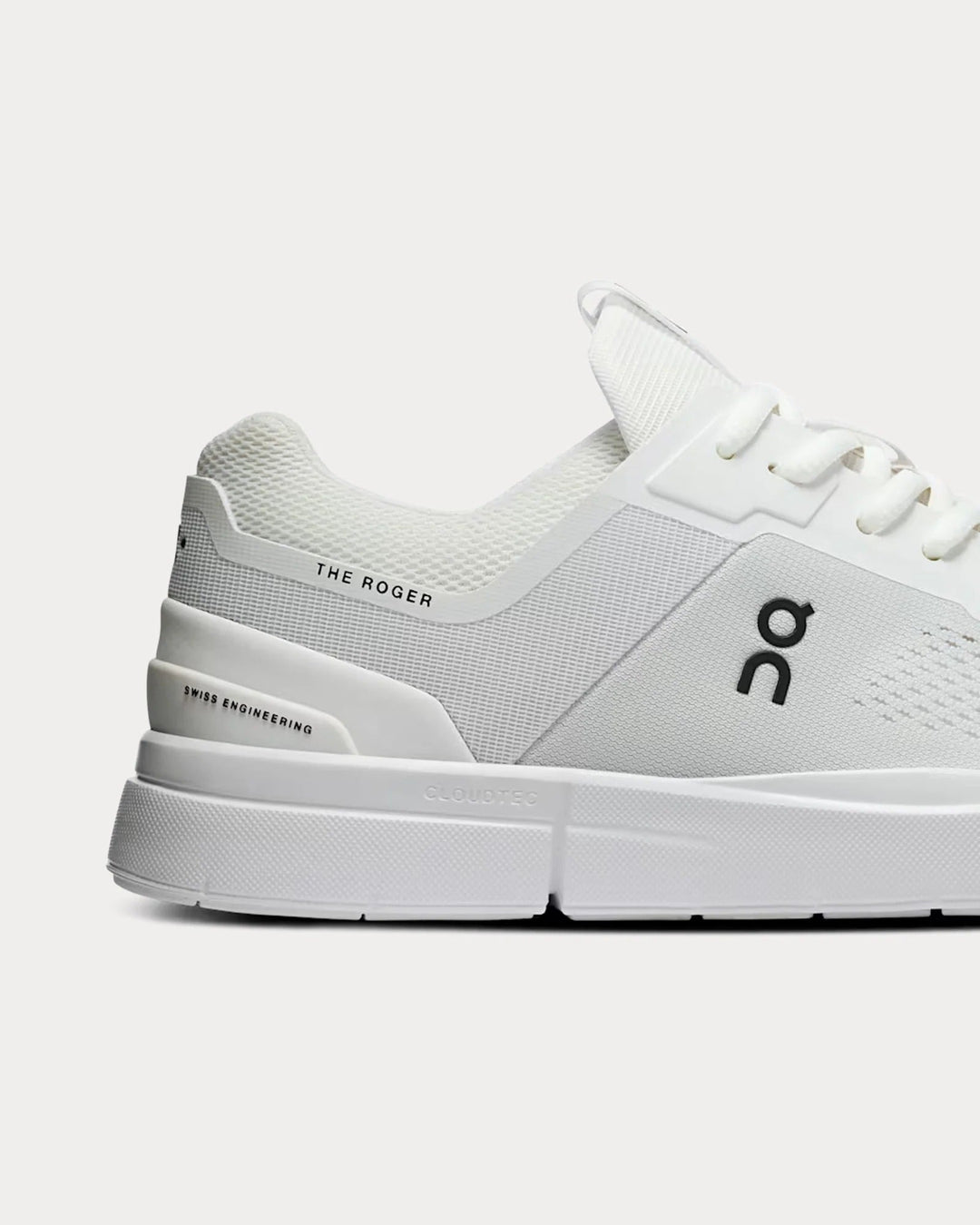 On Running The Roger Spin – Branco/Preto