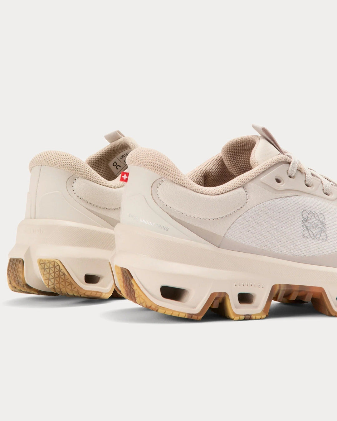 On Running x Loewe Cloudtilt 2.0 – Areia