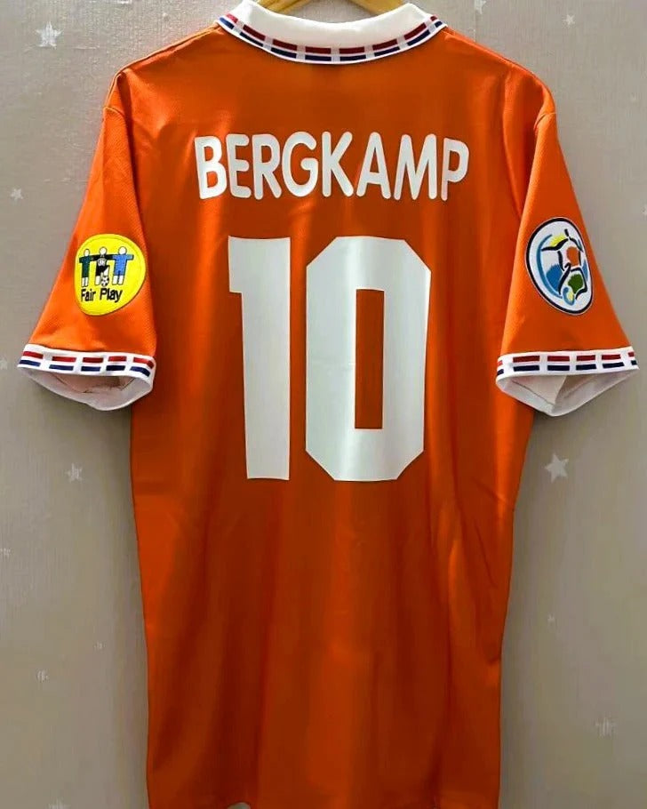 Camisa Retrô Holanda 1996/97 Home - BERGKAMP #10 (+Patches)