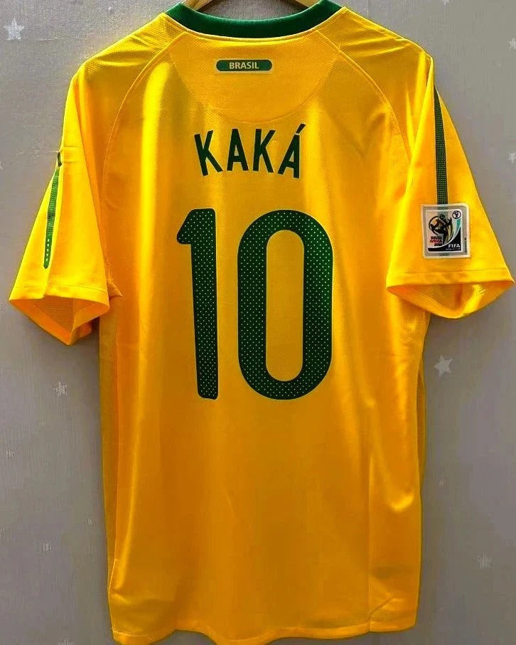 Camisa Retrô Brasil 2010/11 Home - KAKA #10 (+Patches)