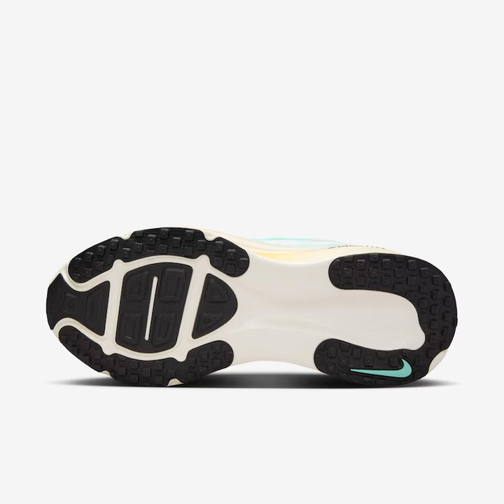 Tênis Nike Vomero 18 - Turquesa