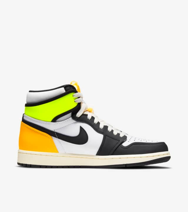 Jordan 1 Retro High - Branco/Preto/Volt/Ouro Universitário